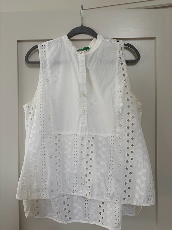 United Colors Of Benetton Tops - United Colors Of Benetton White Sleeveless Eyelet Cotton Camisole